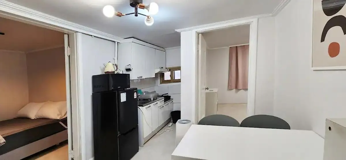 Apartamento B-1 White Linen House Seúl