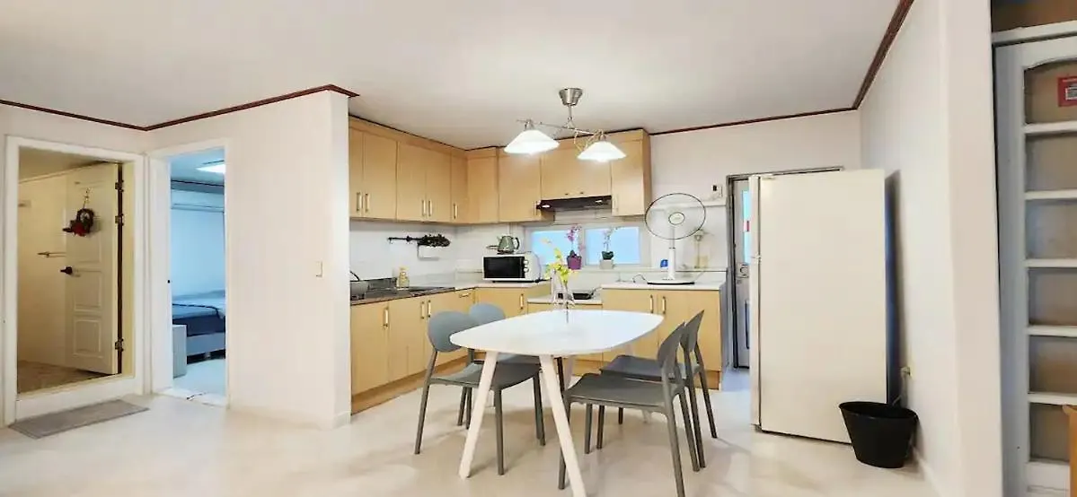 B-1 White Linen House Daire Seul Güney Kore