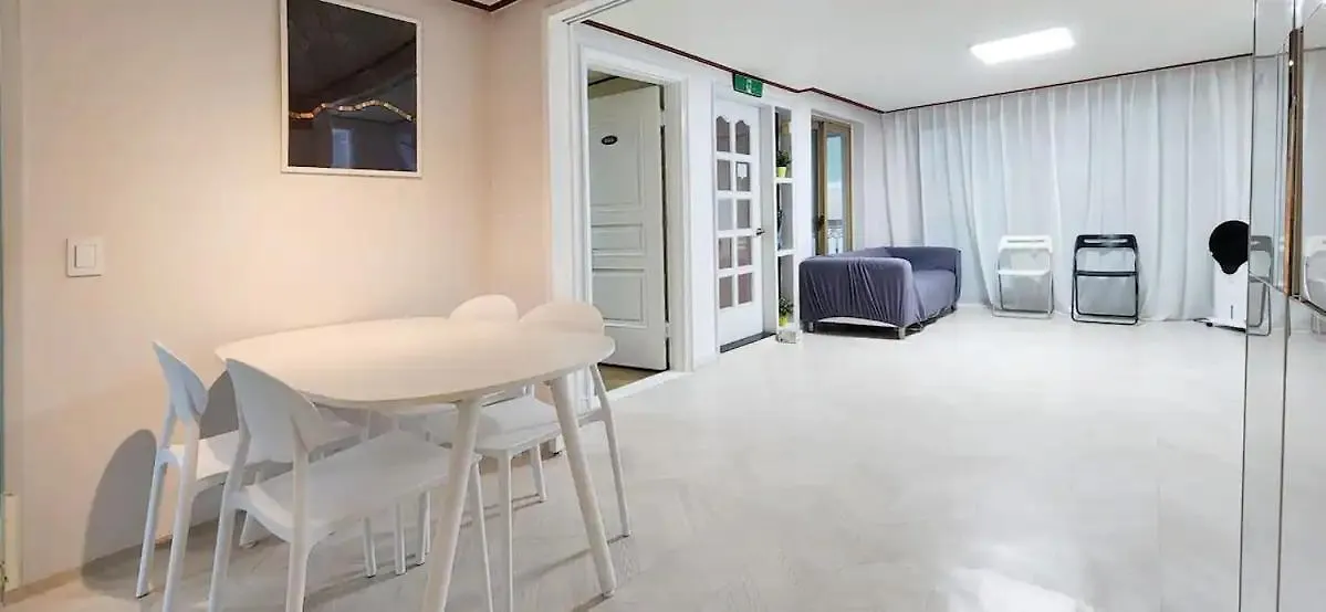 B-1 White Linen House Daire Seul